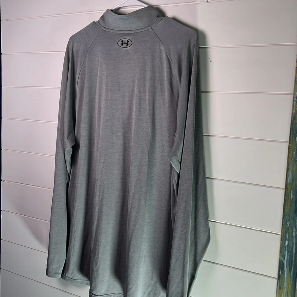 2X men under armour pullover grey. MN49